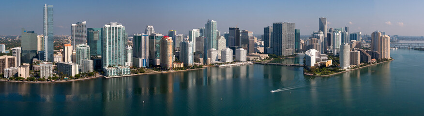 Fototapeta na wymiar Downtown Miami Panoramic