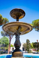 Fototapete Brunnen Im Dorf Orbetello in der Toskana