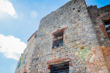 Dans le village de Capalbio en Toscane