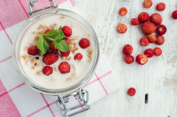 Yoghurt with wild strawberries
