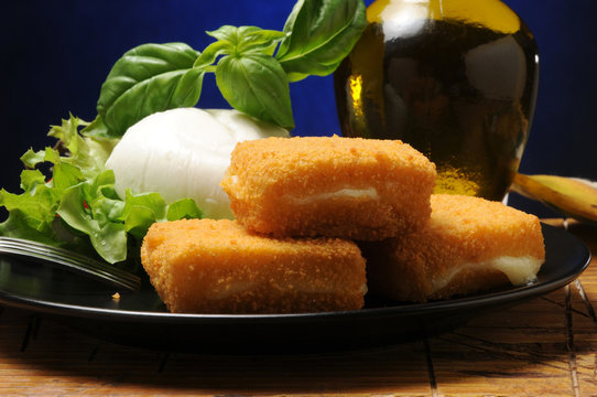 Mozzarella in carrozza sandwich Cucina italiana Italian cuisine in Italienische K&uuml;che Итальянская кухня carriage моцарелла napoletana Gastronom&iacute;a de Italia N&aacute;poles Kuchnia włoska Neapolitan a