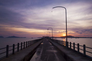 Fototapeta na wymiar Sunset at Sriraya bridge , Lanta Island, south of Thailand