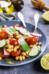 Salad of white beans