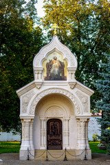 Fototapeta na wymiar Mausoleum of Prince Dmitry Pozharsky in the Suzdal Monastery.