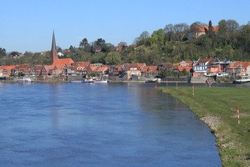 Fototapeta na wymiar Historische Schifferstadt Lauenburg an der Elbe