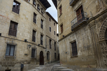 Traditional architecture in Sos del Rey Catolico, Spain. On the right can be seen the Town Hall, built at the end of the XVI century in Renaissance style