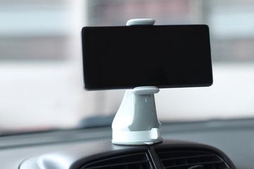 Mobile smart phone with blank screen in car