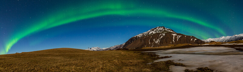 northern light over the Icelandic sky