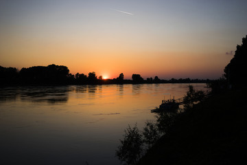 Naklejka premium Po river