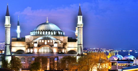 Fototapeta premium Hagia Sophia museum (Ayasofya Muzesi) in Istanbul, Turkey