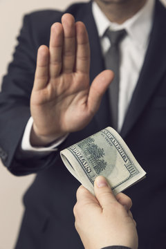Refusing a bribe money