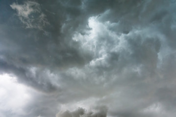 Obraz premium Overcast sky with dark clouds