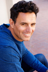 Obraz premium Close up attractive middle age man smiling