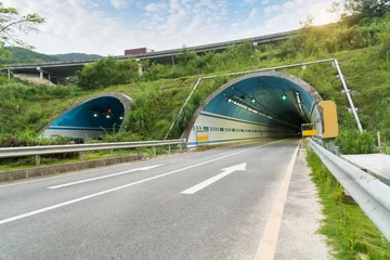 Papier Peint photo Tunnel entrée d& 39 autoroute au tunnel