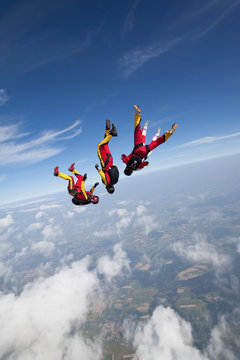 Freefly skydivers