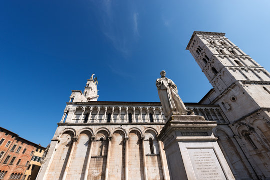 Church of San Michele in Foro and the statue of Francesco Burlamacchi. Lucca, Tuscany, Italy