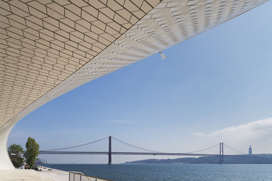 25 April bridge