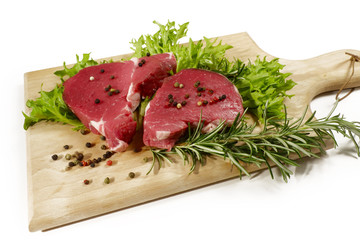 bistecche di filetto di manzo crude