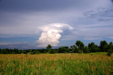 Chmura burzowa cumulonimbus 