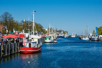 Blick auf den Alten Strom in Warnemünde