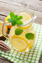 Lemonade with lemon, mint and ice