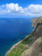 Küste von Madeira, Portugal, mit Blick auf die Faja dos Padres im Sommer