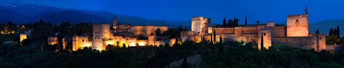 Fototapeta na wymiar Panorama of Alhambra after dark