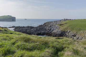 Walking along the Buelna coast in Asturias