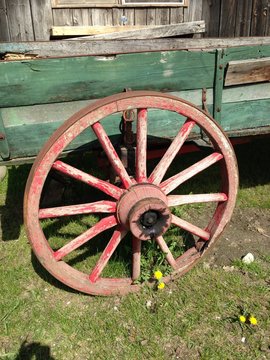 Old Wagon Wheel