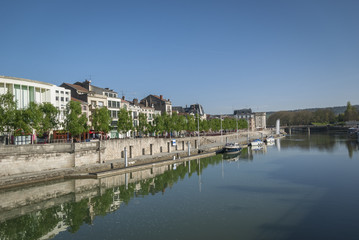 Fototapeta premium Quai de Londres sur les rives de la Meuse