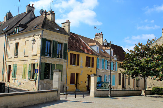 Magny En Vexin - Rue Saint Sauveur