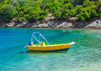Fototapeta na wymiar Yellow boat