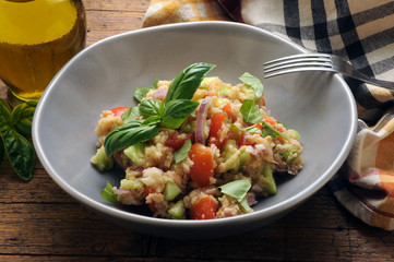 Panzanella Պանցանելա Pansanella 판자넬라 Panmolle פנצנלה Panmòllo パンツァネッラ Cucina italiana Панцанелла Italian cuisine Gastronomía de Italia