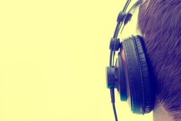 headphones black vignette