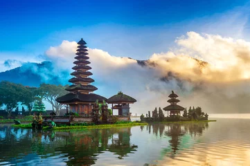 Fototapeten Indonesien Pura Ulun Danu Bratan Tempel in Bali, Indonesien.  © tawatchai1990