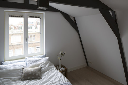 Modern White Apartment In Amsterdam