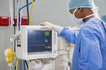 Heart rate monitor in hospital theater