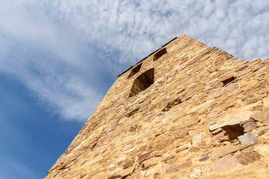 Torre romana de Fresno de la Valduerna, León, España.