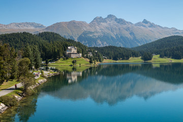 Fototapeta na wymiar Lago di Sankt Moritz, Alta Engadina, Canton Grigioni, Svizzera