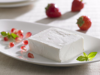 Formaggio Spalmabile con Fragole e Melograno