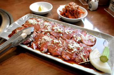 Japanese raw beef set or kobe beef grill set.