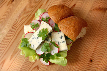 Remische Semmel mit Blauschimmelkäse