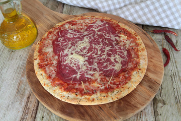 pizza au salami