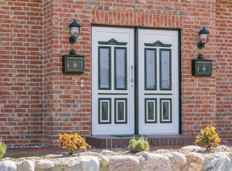 Fototapeta na wymiar Haustür eines Hauses mit Eingangsbereich