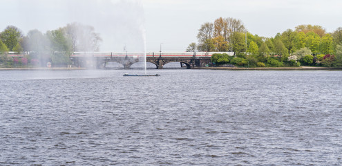 Naklejka premium Fontaine auf der Binnenalster in Hamburg