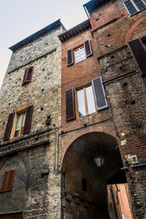 Dans les rues de Sienne en Toscane