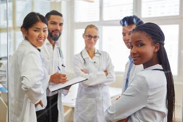 Studenten der Medizin in der Ausbildung
