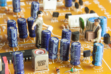 Printed conductor with two figurines