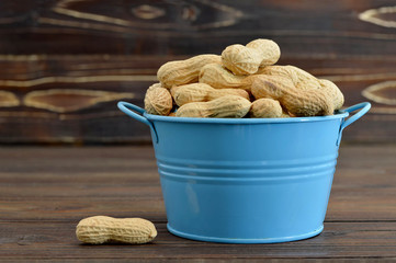 Peanuts in the bowl