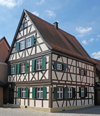 Fototapeta na wymiar Fachwerkhaus in Neustadt an der Aisch